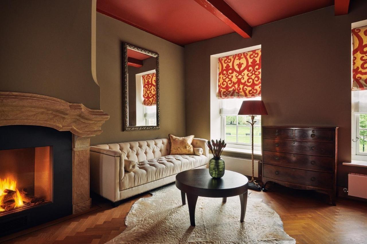 Prinsenhof Groningen Exterior photo Roman blinds