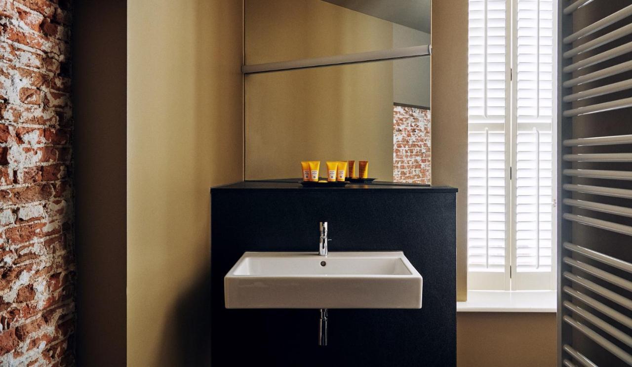 Prinsenhof Groningen Exterior photo A bathroom vanity